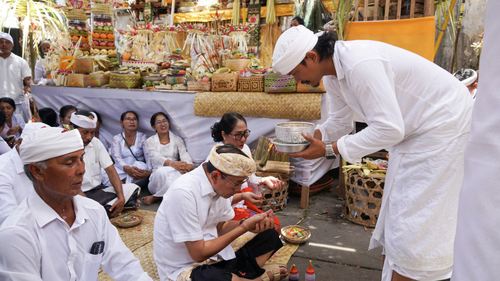 Hadiri Karya di Merajan Ageng Dalem Benculuk Tegeh Kori Baleran Pecatu